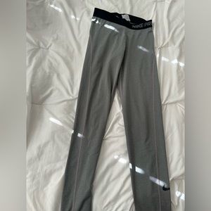 Nike Pro workout leggings